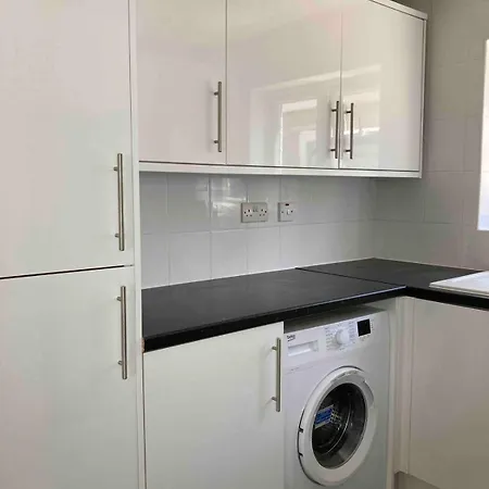 Reach Retreat Spacious 4bed House Startford Maryland Great Transport Links Holiday home