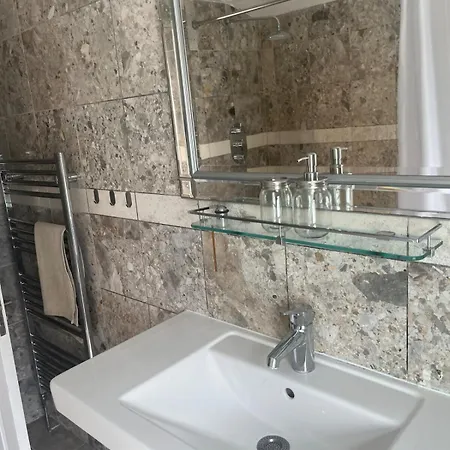 Holiday home Reach Retreat Spacious 4bed House Startford Maryland Great Transport Links