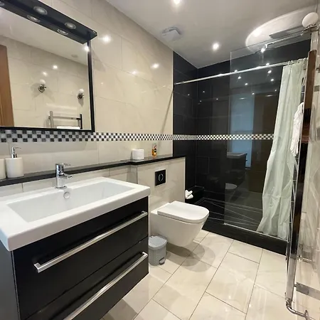 Luxe - Hyde Park - 2bed 3bath A/c + Lift Apartment *