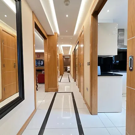 Luxe - Hyde Park - 2bed 3bath A/c + Lift Apartment