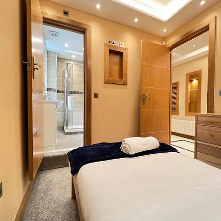 Luxe - Hyde Park - 2bed 3bath A/c + Lift
