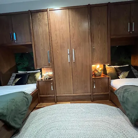 Apartment Luxe - Hyde Park - 2bed 3bath A/c + Lift