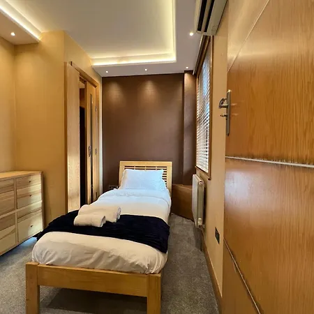 Luxe - Hyde Park - 2bed 3bath A/c + Lift Apartment *