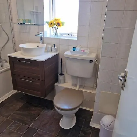Modern 2 Bedroom * London