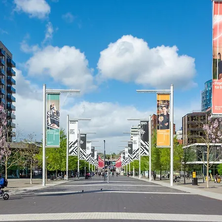 Apartment Mysquare State-of-the-art 1 Bedroom Near Wembley Park