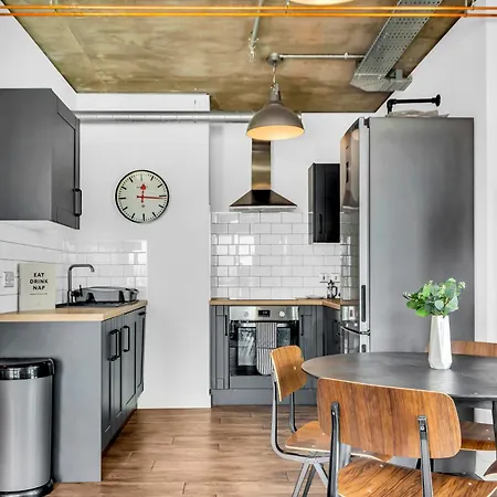 Mysquare State-of-the-art 1 Bedroom Near Wembley Park Apartment