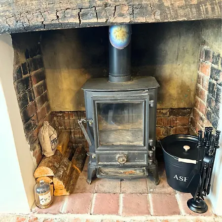 Countryside 2 Bed Cottage- Aylesbury * Haddenham (Buckinghamshire)