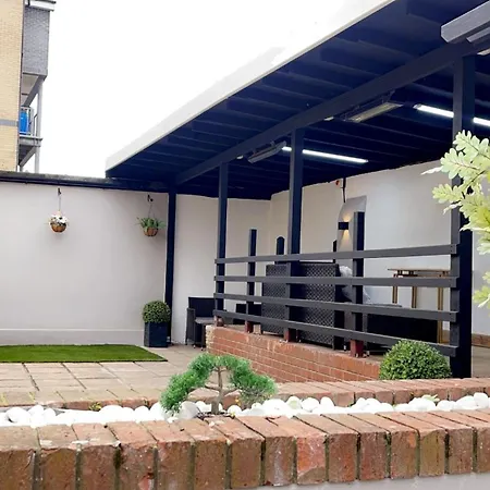 The Lux Ville, Stunning 6 Bedroom In London *