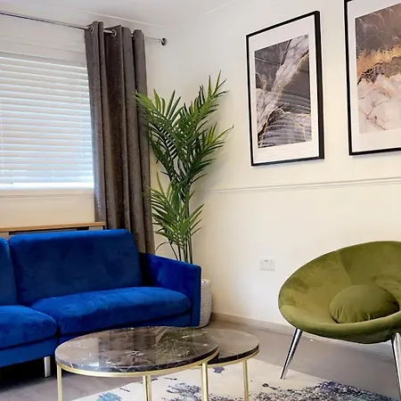 The Lux Ville, Stunning 6 Bedroom In London