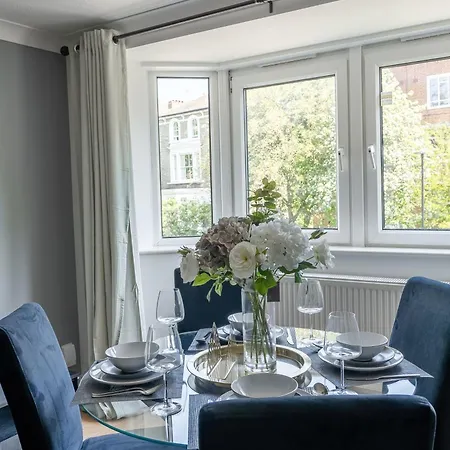 Apartment Centrally Located Islington