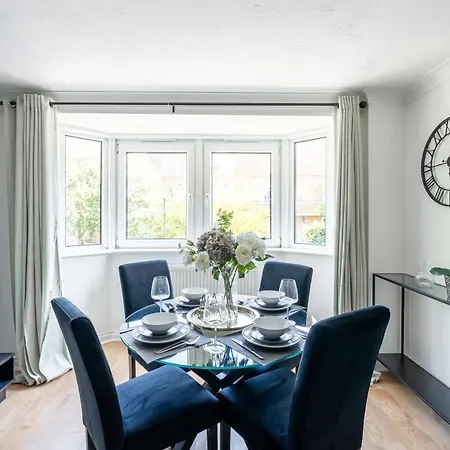 Centrally Located Islington * London