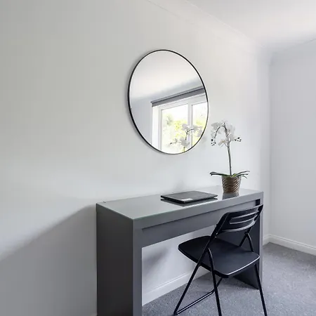 Centrally Located Islington * London