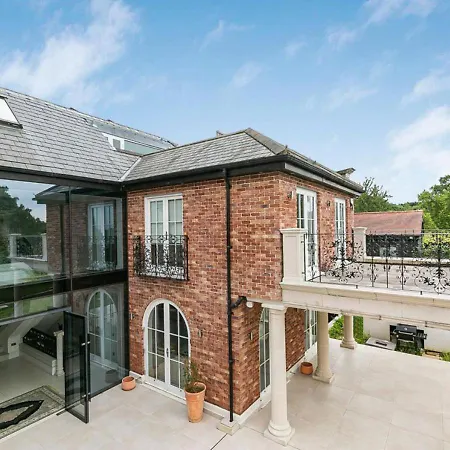 Holiday home The Essex Mansion Spa *