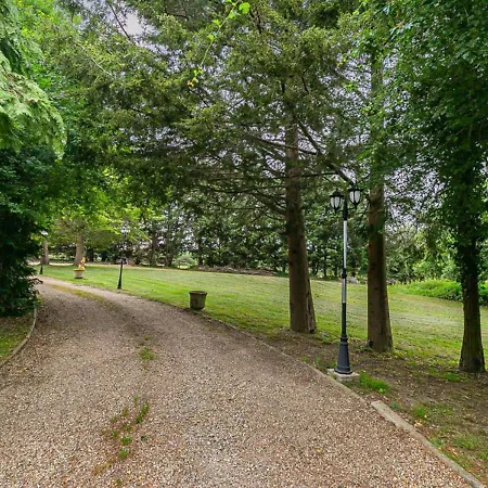 Holiday home The Essex Mansion Spa Romford