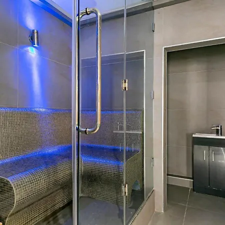 The Essex Mansion Spa Holiday home