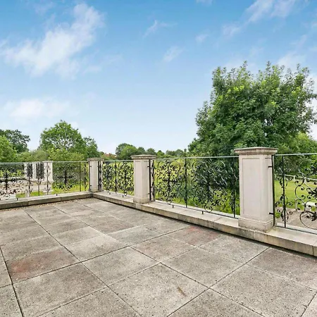The Essex Mansion Spa Holiday home