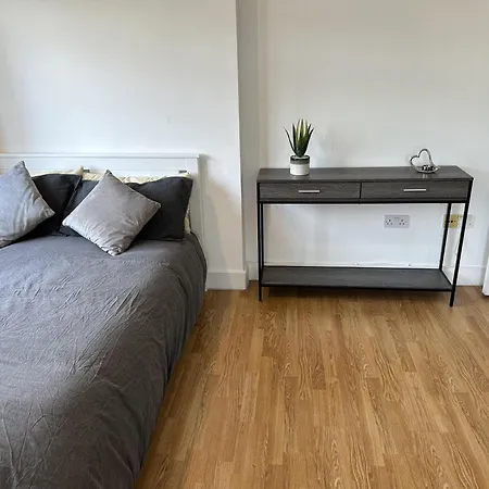 Oak Wembley Stadium Serviced By Edens Apartment *