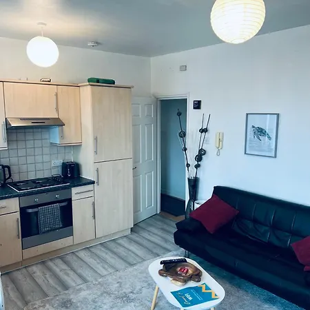 Apartment Two Bedroom Flat Burnt Oak London Edgware