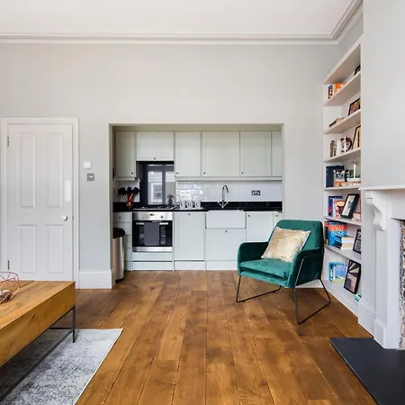 Homely Parkside 2-bed In Primrose Hill Apartment London