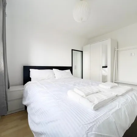 Apartment Colliers Wood 1 Bed South London Short *