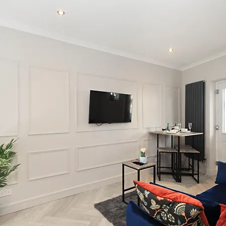 Apartment Rayan Heights Cosy 1 Bedroom Flat Sleeps 2 Perfect For Contractors Tourists Families - Free Parking London