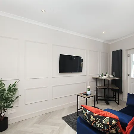 Apartment Rayan Heights Cosy 1 Bedroom Flat Sleeps 2 Perfect For Contractors Tourists Families - Free Parking *