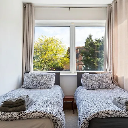 Modern 2 Bedroom In Mitcham, London * Mitcham