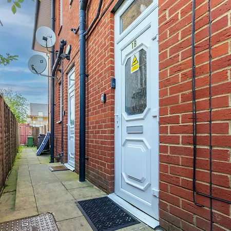 Apartament Modern 2 Bedroom In Mitcham, London