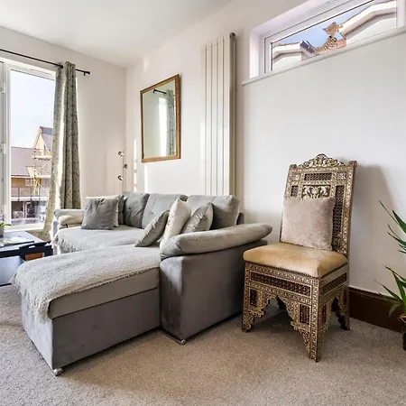 Apartament Modern 2 Bedroom In Mitcham, London *