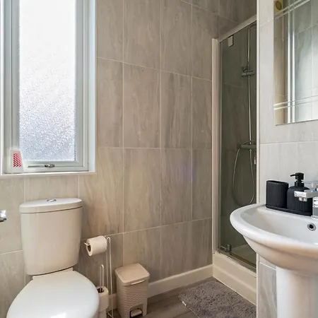Modern 2 Bedroom In Mitcham, London Apartament Mitcham