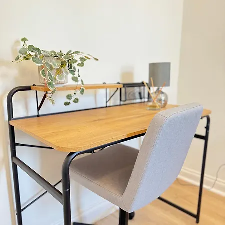 Bright & Large 3 Bed Flat In Apartamento Londres