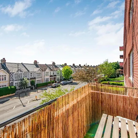 Match Point Flat: 2-bed Flat By Wimbledon Tennis Club Apartment London