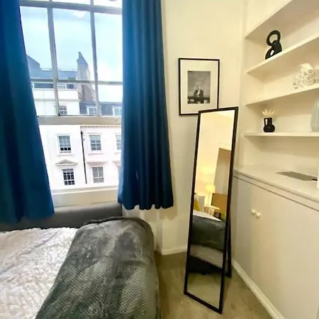 Apartment Spacious Studio, 5 Mins To Victoria Station, Central *