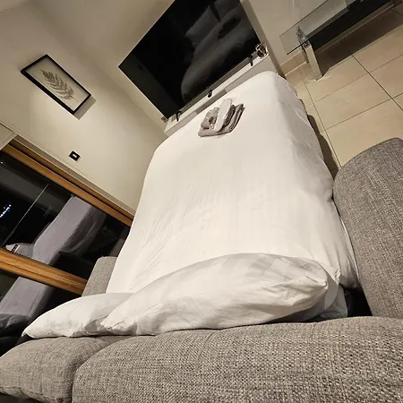 Luxury In Canary Wharf Apartment