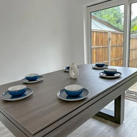 Apartment Comfortable In 3 Bed House *