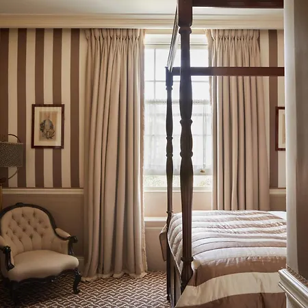 Hotel The Montague On The Gardens London