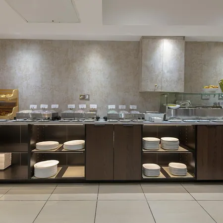 Hyde Park International 4*