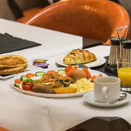 Hyde Park International Hotell 4*