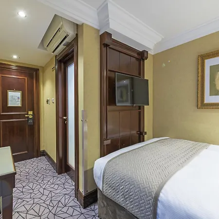 Hyde Park International Hotell 4*