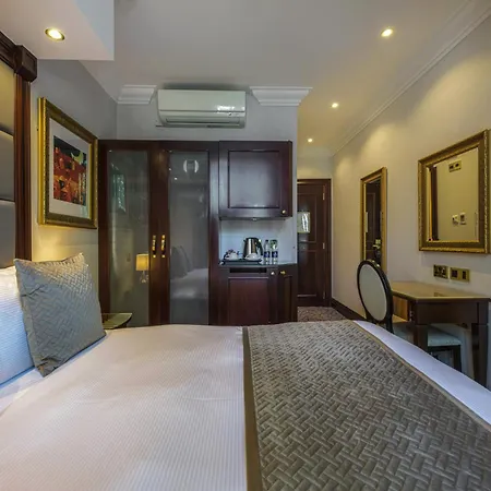 Hyde Park International 4*