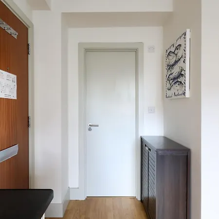 Classic South Kensington Nell Gwynn Apartment