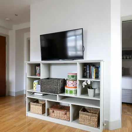 Classic South Kensington Nell Gwynn Apartment London