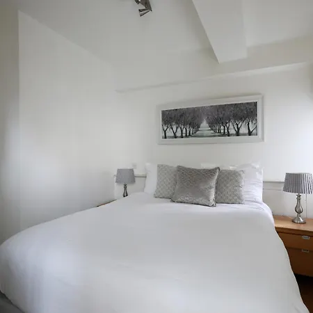 Classic South Kensington Nell Gwynn London