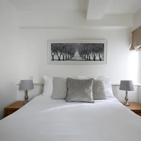 Classic South Kensington Nell Gwynn * London