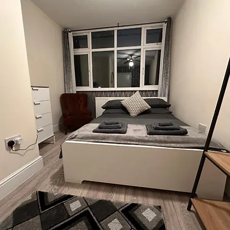 Holiday home 5 Bed 5 Bath / Brick Lane E1