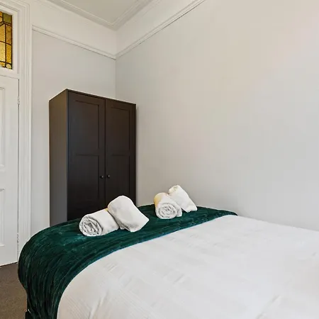 Apartment Parea Living - Leytonstone, 2-bedroom Serviced Apartment, Free Parking, Remote Working *
