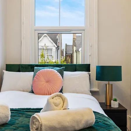 Apartment Parea Living - Leytonstone, 2-bedroom Serviced Apartment, Free Parking, Remote Working