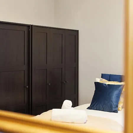 Parea Living - Leytonstone, 2-bedroom Serviced Apartment, Free Parking, Remote Working London