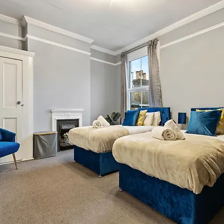 Parea Living - Leytonstone, 2-bedroom Serviced Apartment, Free Parking, Remote Working *