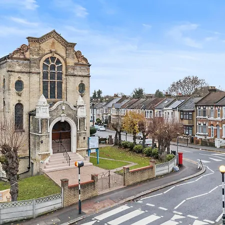 Apartment Parea Living - Leytonstone, 2-bedroom Serviced Apartment, Free Parking, Remote Working